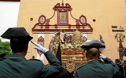 Imagen del paso del Sagrado Decreto de la Santísima Trinidad. Imagen del paso del Sagrado Decreto de la Santísima Trinidad.