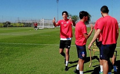 Carlos Fernández vuelve a entrenarse con el grupo. Carlos Fernández vuelve a entrenarse con el grupo.