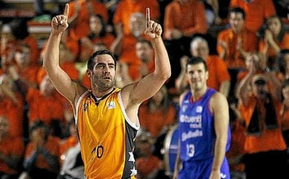 Carlos Cabezas será nuevo jugador del Betis Baloncesto. Carlos Cabezas será nuevo jugador del Betis Baloncesto.