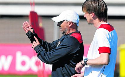 Sampaoli tiene la intención de marcharse; el Sevilla, de que se quede. Sampaoli tiene la intención de marcharse; el Sevilla, de que se quede.