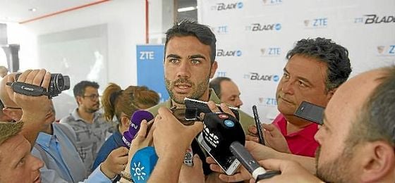Iborra, ante los medios de comunicación. Iborra, ante los medios de comunicación.