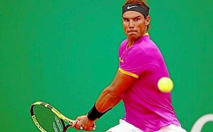 Nadal consiguió salvar su debut . Nadal consiguió salvar su debut .