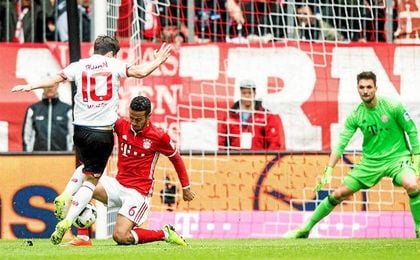 Bojan marcó su primer gol con el Mainz al Bayern. Bojan marcó su primer gol con el Mainz al Bayern.