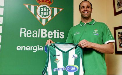 DeVries, en su presentación. DeVries, en su presentación.