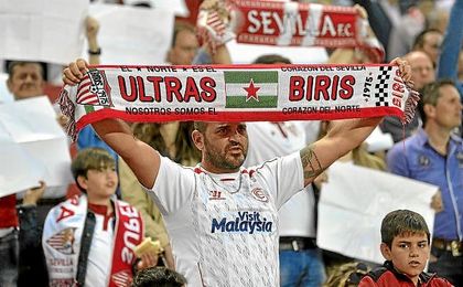 Multa de 30.000 euros al Sevilla. Multa de 30.000 euros al Sevilla.