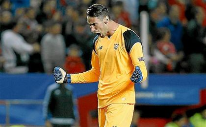 Sergio Rico, en un partido con el Sevilla. Sergio Rico, en un partido con el Sevilla.
