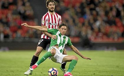 Jonas, durante el partido. Jonas, durante el partido.