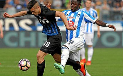 Muntari dejó el campo en el Cagliari-Pescara tras insultos racistas Muntari dejó el campo en el Cagliari-Pescara tras insultos racistas
