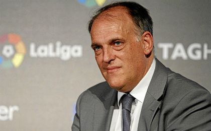 Tebas nunca ha escondido su sentimiento por el Real Madrid. Tebas nunca ha escondido su sentimiento por el Real Madrid.