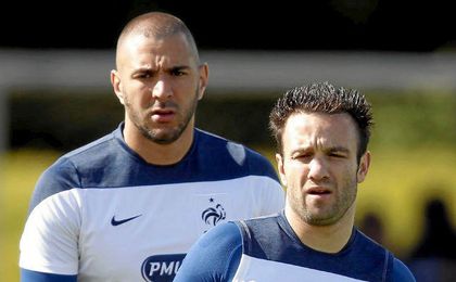 Valbuena respondió a Benzema. Valbuena respondió a Benzema.