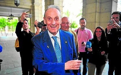 Lopera, en los juzgados. Lopera, en los juzgados.