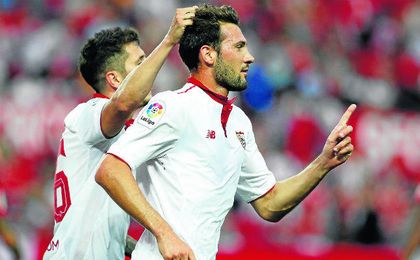 Franco Vázquez celebra uno de los dos goles que marcó en el último partido de Liga ante Osasuna. Franco Vázquez celebra uno de los dos goles que marcó en el último partido de Liga ante Osasuna.