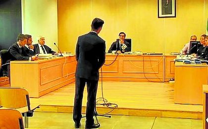 El canario, durante su declaración ante el juez del caso. El canario, durante su declaración ante el juez del caso.