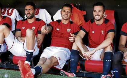 En los últimos años, el Sevilla ha encontrado menos trabas para fichar en el mercado extranjero; lo que no le ha impedido cerrar exitosas contrataciones nacional como las de Iborra, Vitolo o Sarabia, entre otras. En los últimos años, el Sevilla ha encontrado menos trabas para fichar en el mercado extranjero; lo que no le ha impedido cerrar exitosas contrataciones nacional como las de Iborra, Vitolo o Sarabia, entre otras.