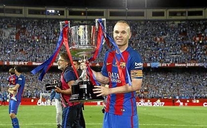 El manchego, con la última Copa del Rey culé. El manchego, con la última Copa del Rey culé.