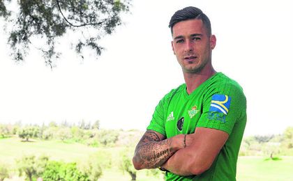 El delantero de Palma del Río posa para ESTADIO en las instalaciones de Montecastillo. El delantero de Palma del Río posa para ESTADIO en las instalaciones de Montecastillo.