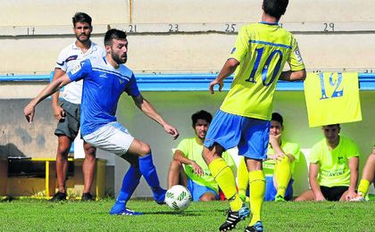 David Castro, durante un encuentro ante el Coria en la temporada recientemente finalizada. David Castro, durante un encuentro ante el Coria en la temporada recientemente finalizada.