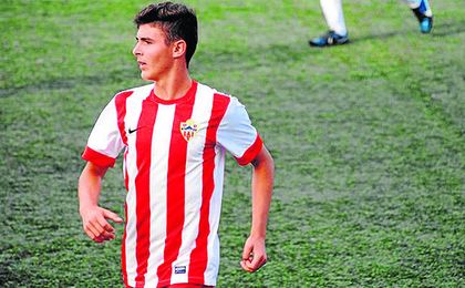 Gabriel Rares, durante su paso por los escalafones inferiores del Almería. Gabriel Rares, durante su paso por los escalafones inferiores del Almería.