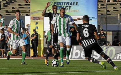Camarasa, en un lance del partido ante el Besiktas. Camarasa, en un lance del partido ante el Besiktas.