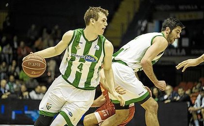 Radicevic, en el duelo disputado contra el UCAM en San Pablo la pasada temporada. Radicevic, en el duelo disputado contra el UCAM en San Pablo la pasada temporada.