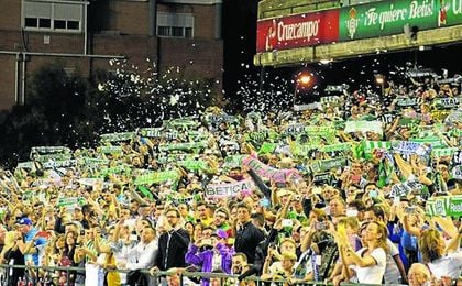 Llenar el remozado estadio Benito Villamarín, con una capacidadad para 60.000 espectadores, el objetivo. Llenar el remozado estadio Benito Villamarín, con una capacidadad para 60.000 espectadores, el objetivo.