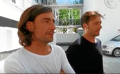 Los hijos del mítico motorista, destrozados ante el estado de salud de su padre. Los hijos del mítico motorista, destrozados ante el estado de salud de su padre.