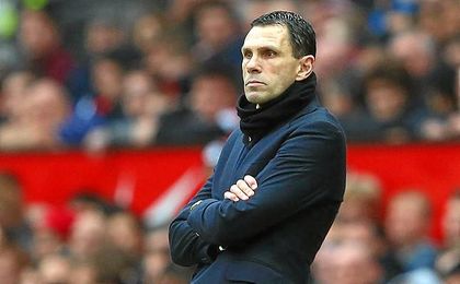 A Poyet tampoco le va bien en China. A Poyet tampoco le va bien en China.
