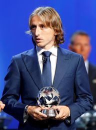 Modric aventaja a Casemiro y Kross como mejor centrocampista Modric aventaja a Casemiro y Kross como mejor centrocampista