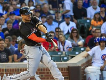 8-6. Stanton castiga con dos jonrones a los Padres 8-6. Stanton castiga con dos jonrones a los Padres