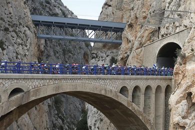Froome brilla en la Cumbre del Sol y refuerza el maillot rojo Froome brilla en la Cumbre del Sol y refuerza el maillot rojo
