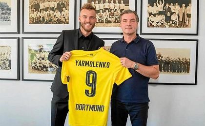 El ucraniano ya posa con su nueva camiseta, con el dorsal ´9´. El ucraniano ya posa con su nueva camiseta, con el dorsal ´9´.