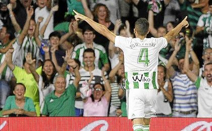 Feddal habla de su debut en el Villamarín, su gol, la adaptación... Feddal habla de su debut en el Villamarín, su gol, la adaptación...