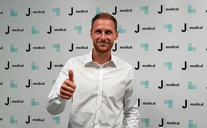 Será la primera experiencia del central alemán, en otro equipo que no sea el Shalke 04. Será la primera experiencia del central alemán, en otro equipo que no sea el Shalke 04.