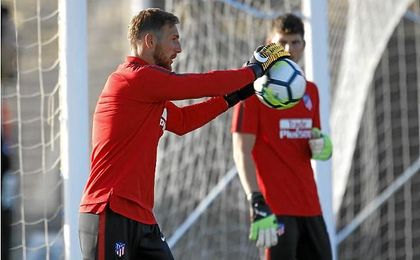 Oblak deja su futuro en el aire más allá de la próxima temporada. Oblak deja su futuro en el aire más allá de la próxima temporada.
