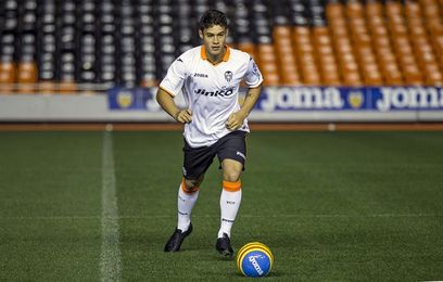 El Valencia rescinde el contrato del delantero brasileño Vinicius Araujo El Valencia rescinde el contrato del delantero brasileño Vinicius Araujo