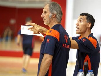 Prigioni: Me emociona ver que el equipo argentino juegue finales Prigioni: Me emociona ver que el equipo argentino juegue finales