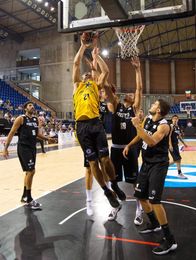 78-94. El Iberostar Tenerife no dio ninguna opción al Bilbao Basket 78-94. El Iberostar Tenerife no dio ninguna opción al Bilbao Basket