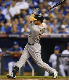 4-3. Moss decide con grand slam triunfo de Reales, que siguen lucha comodín 4-3. Moss decide con grand slam triunfo de Reales, que siguen lucha comodín