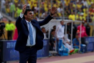 Quinteros es retirado de la selección de Ecuador tras negarse a renunciar Quinteros es retirado de la selección de Ecuador tras negarse a renunciar