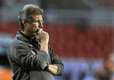 El Atlético Mineiro anuncia al veterano Oswaldo Oliveira como nuevo técnico El Atlético Mineiro anuncia al veterano Oswaldo Oliveira como nuevo técnico