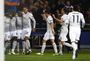 El PSG asusta, el Chelsea se exhibe ante el Atlético y el United arrasa El PSG asusta, el Chelsea se exhibe ante el Atlético y el United arrasa