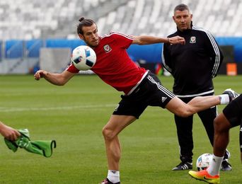 Bale encabeza la lista de Gales para los partidos contra Georgia e Irlanda Bale encabeza la lista de Gales para los partidos contra Georgia e Irlanda