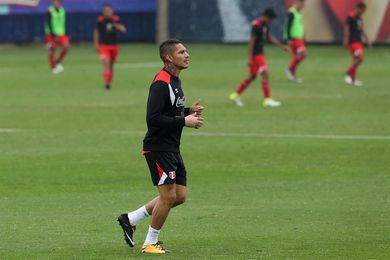 Guerrero llegó a Lima para jugar los dos partidos más importantes de su vida Guerrero llegó a Lima para jugar los dos partidos más importantes de su vida