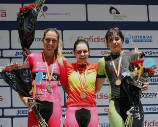 Movistar anuncia los 8 primeros fichajes para el nuevo equipo femenino Movistar anuncia los 8 primeros fichajes para el nuevo equipo femenino