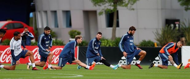 Messi y Dybala se suman al seleccionado y Mascherano se perfila como suplente Messi y Dybala se suman al seleccionado y Mascherano se perfila como suplente