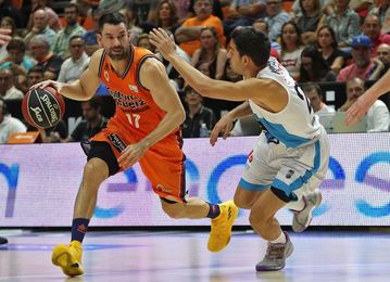 Los veteranos Rafa Martínez y Van Rossom acaban con un buen Obradoiro Los veteranos Rafa Martínez y Van Rossom acaban con un buen Obradoiro