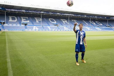 Bojan (Alavés) se recupera de su lesión y regresa a los entrenamientos Bojan (Alavés) se recupera de su lesión y regresa a los entrenamientos