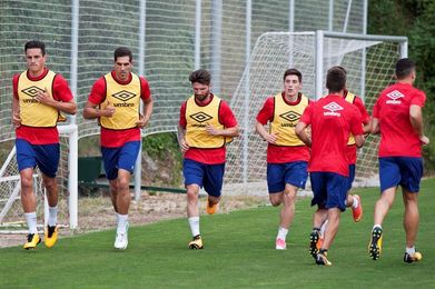 El Girona se entrena con tan solo dieciséis jugadores El Girona se entrena con tan solo dieciséis jugadores