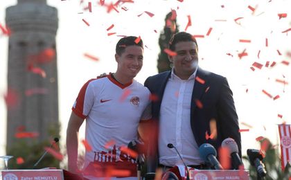 Nasri tuvo presentación de estrella. Nasri tuvo presentación de estrella.