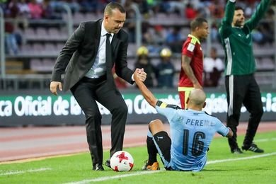 Venezuela recupera a Herrera, pero tendrá que recomponer la zaga Venezuela recupera a Herrera, pero tendrá que recomponer la zaga